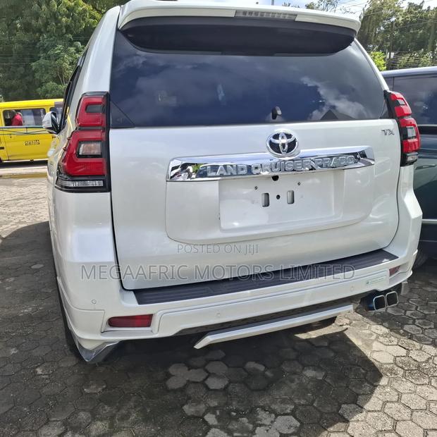 Toyota Land Cruiser Prado 2.7 2019 White