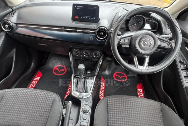 Mazda Demio 2018 Silver