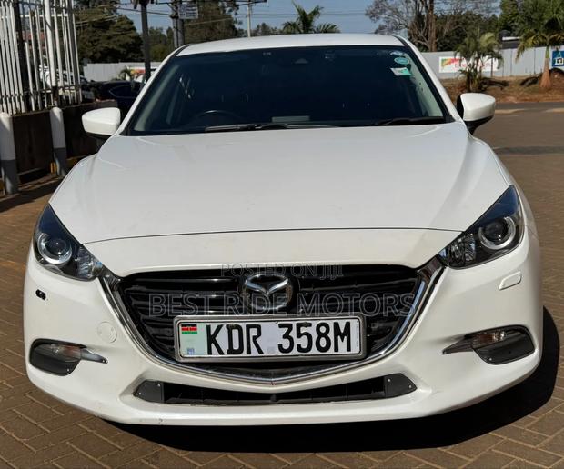 Mazda Axela 2017 Off white