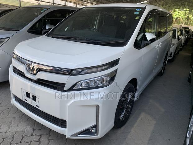 Toyota Voxy X 2WD 7-Seater 2019 Pearl
