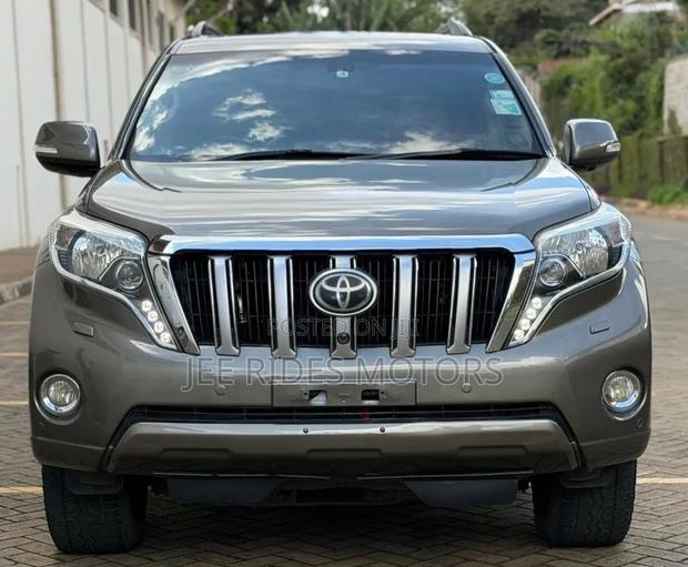 Toyota Land Cruiser Prado 2015 Gray