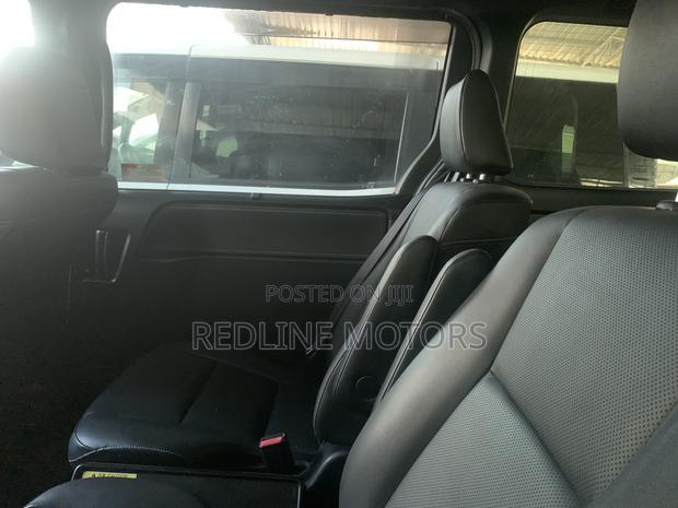 Toyota Esquire 2.0 FWD (7 seater) 2019 Black