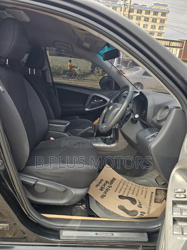 Toyota Vanguard 2012 Black