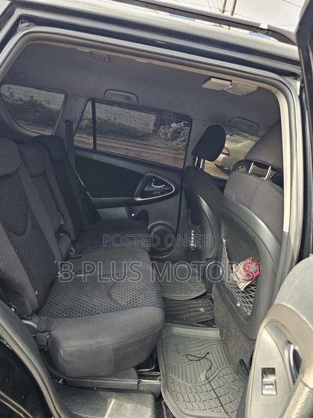 Toyota Vanguard 2012 Black