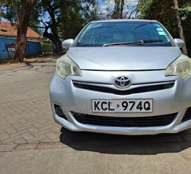 Toyota Ractis 2011 Gray