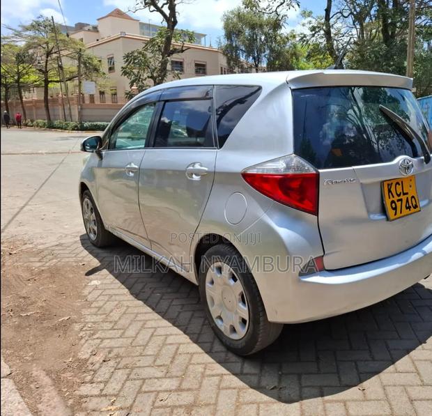 Toyota Ractis 2011 Gray
