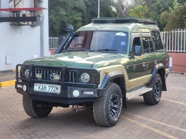 Toyota Land Cruiser 79 Series 1999 Green
