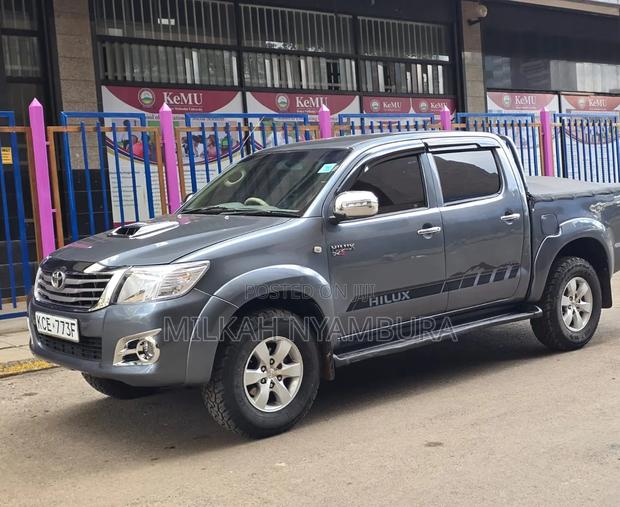 Toyota Hilux 2008 Gray