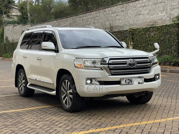 Toyota Land Cruiser 4.6 V8 ZX 2016 White