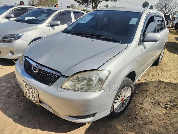 Toyota Corolla RunX 2004 Silver