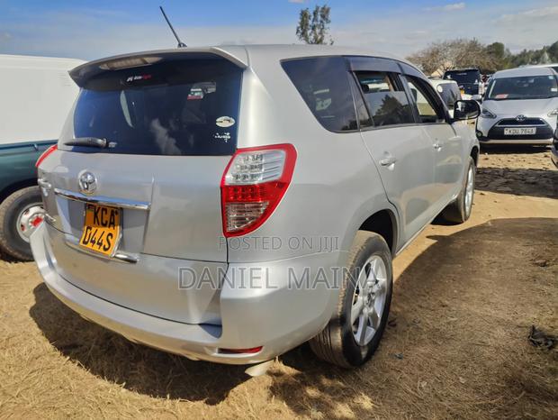 Toyota Vanguard 2007 Silver