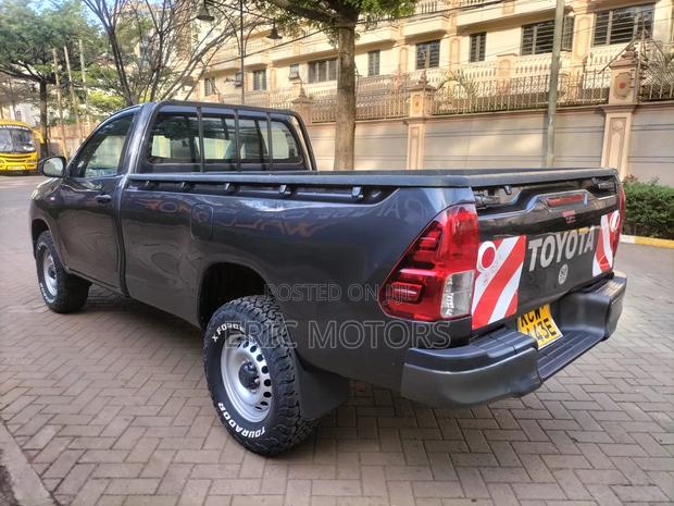Toyota Hilux 2019 Black