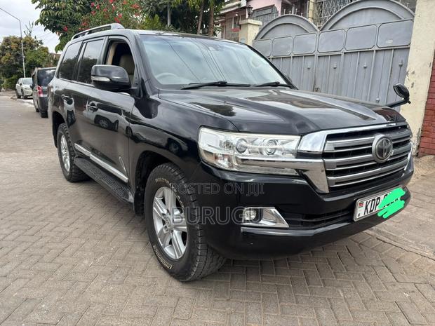 Toyota Land Cruiser 2016 Black