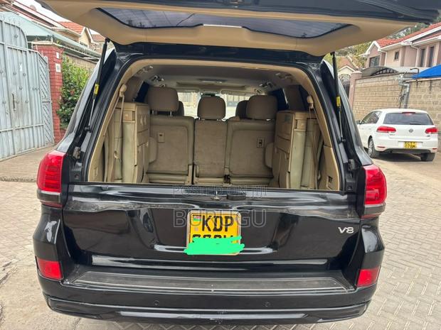Toyota Land Cruiser 2016 Black