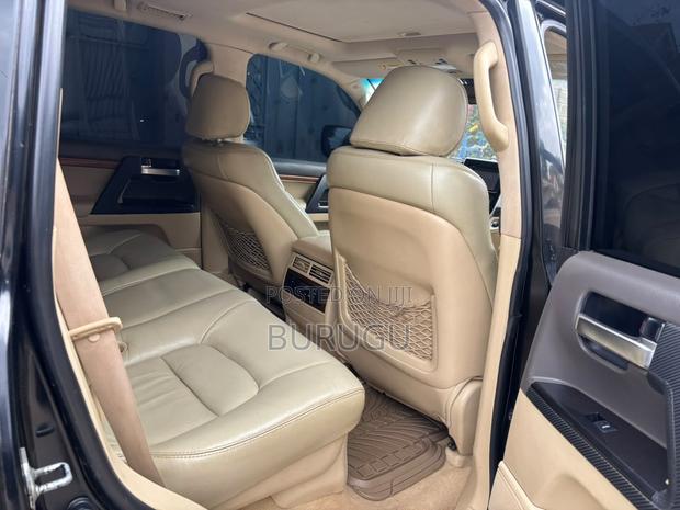 Toyota Land Cruiser 2016 Black