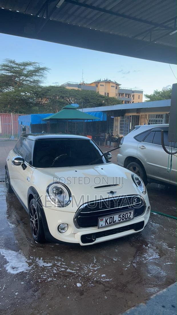 Mini Cooper 2016 Off white