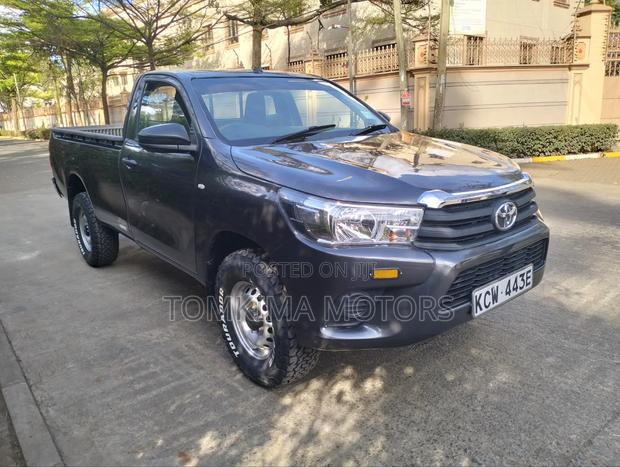 Toyota Hilux 2019 Gray