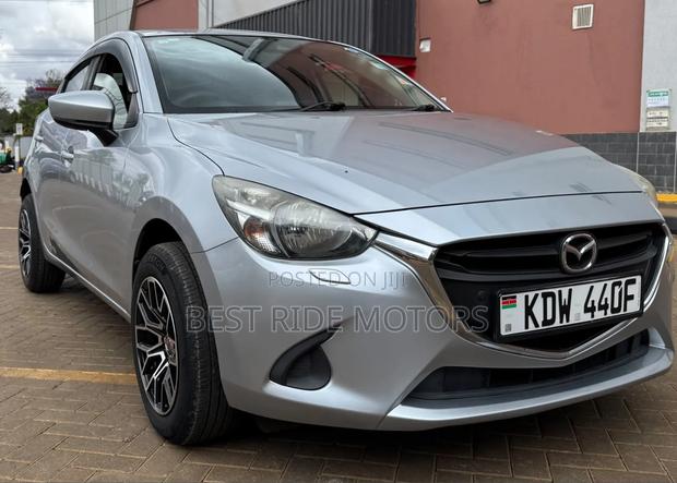 Mazda Demio 2018 Silver
