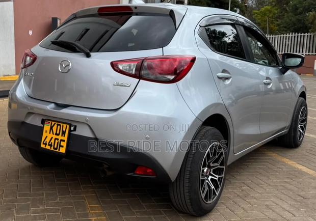 Mazda Demio 2018 Silver
