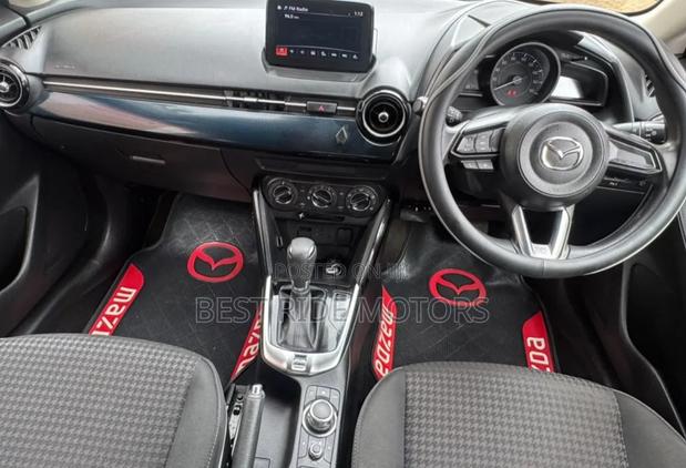 Mazda Demio 2018 Silver