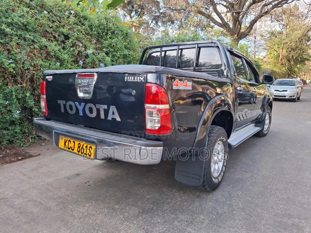 Toyota Hilux 2009 Black
