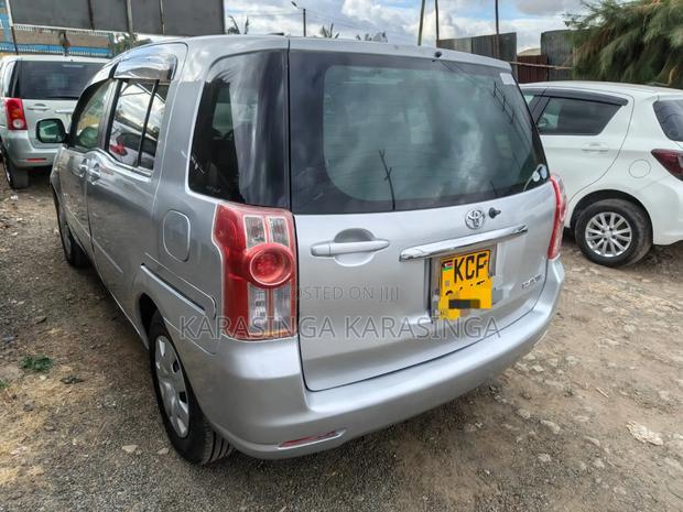 Toyota Raum 2009 Silver