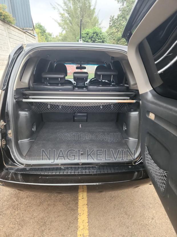 Toyota Vanguard 2010 Black