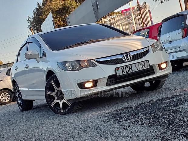 Honda Civic Hybrid 2010 White