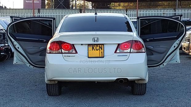 Honda Civic Hybrid 2010 White