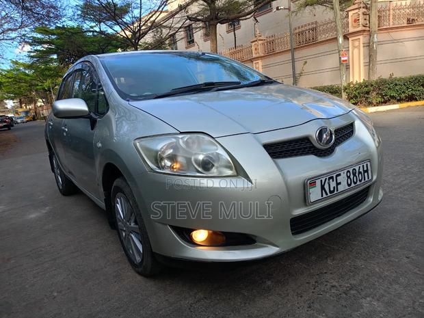 Toyota Auris 2009 Silver