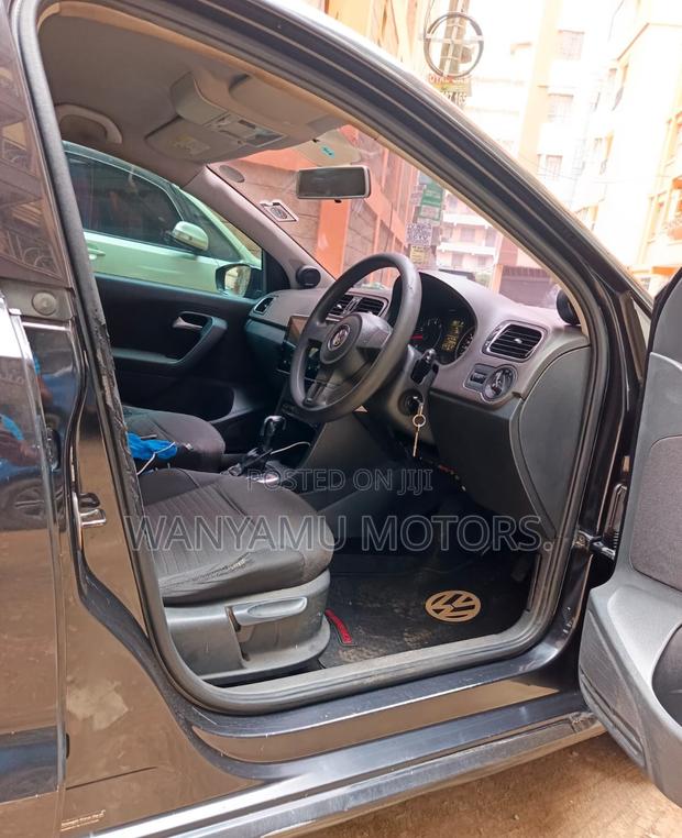 Volkswagen Polo 2012 Black