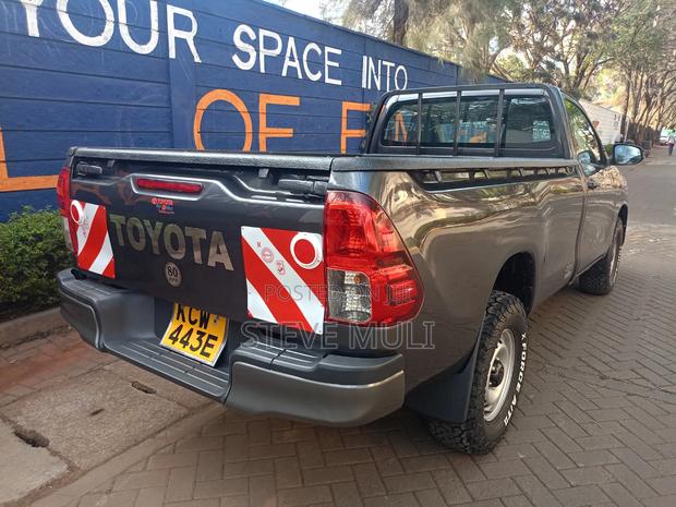 Toyota Hilux 2019 Black
