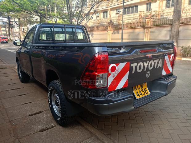 Toyota Hilux 2019 Black