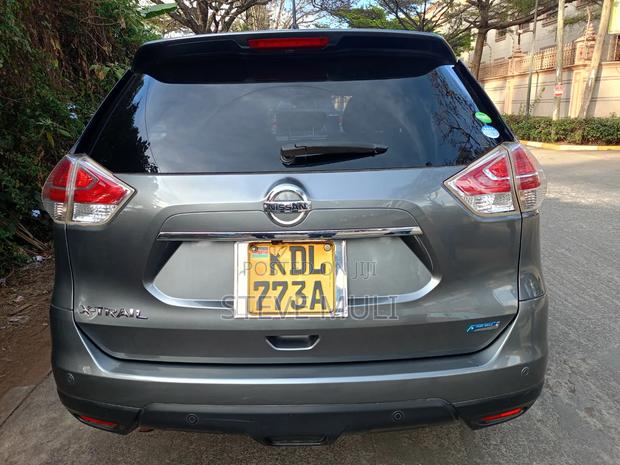 Nissan X-Trail 2015 Gray
