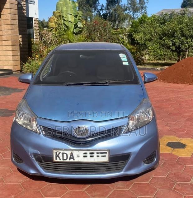 Toyota Vitz 1.0 FWD 5dr 2013 Blue
