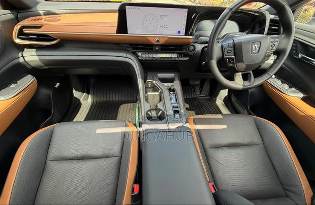 Toyota Crown 2023 White