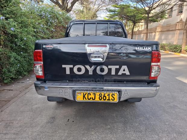 Toyota Hilux 2010 Black