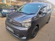 Toyota Noah 2.0 143hp FWD (7 Seater) 2012 Gray for sale