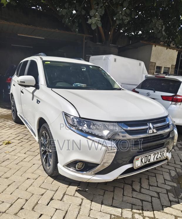 Mitsubishi Outlander PHEV 2018 Pearl