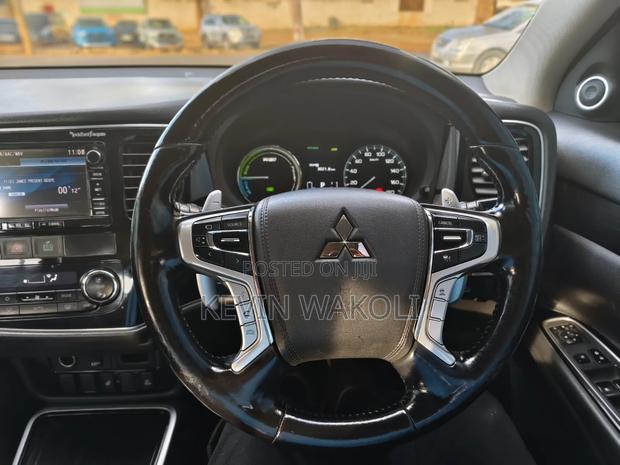Mitsubishi Outlander PHEV 2018 Pearl