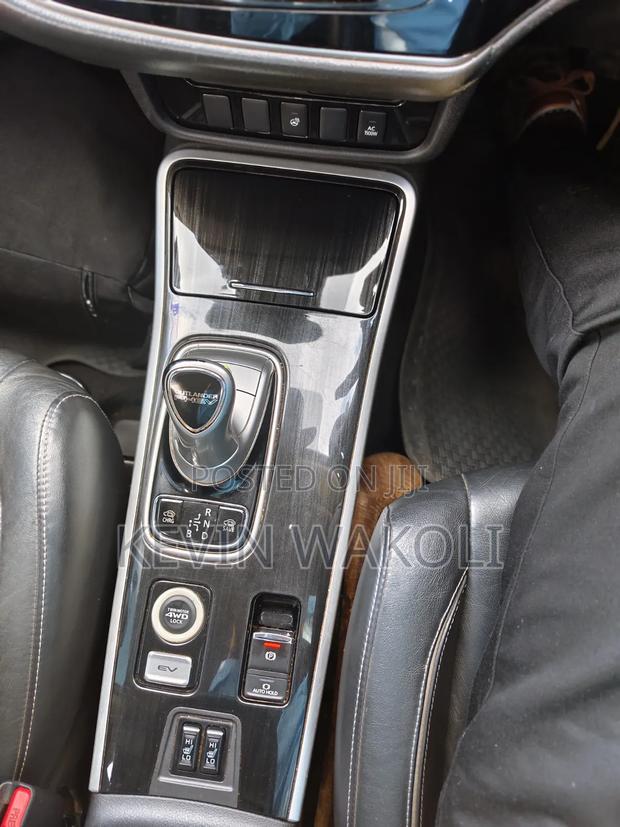 Mitsubishi Outlander PHEV 2018 Pearl