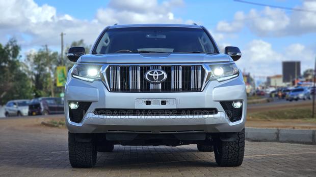 Toyota Land Cruiser Prado 2.8 2017 Silver