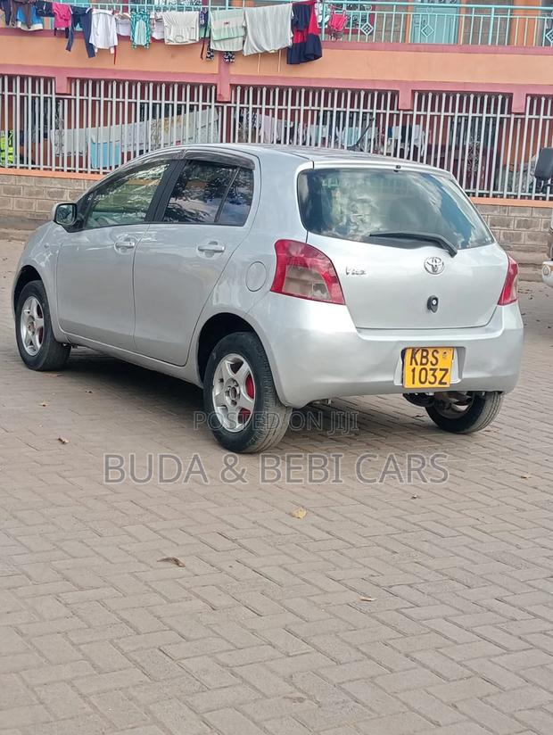 Toyota Vitz 2005 Silver