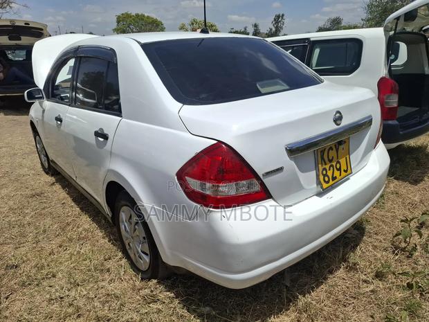 Nissan Tiida 1.5L 16V 2012 Pearl