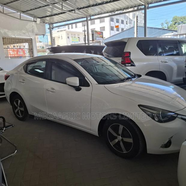 Mazda Demio 2019 White