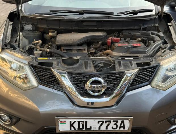 Nissan X-Trail 2015 Gray