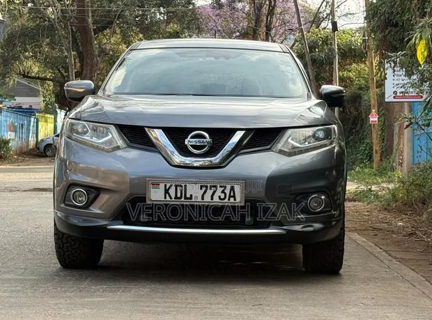Nissan X-Trail 2015 Gray