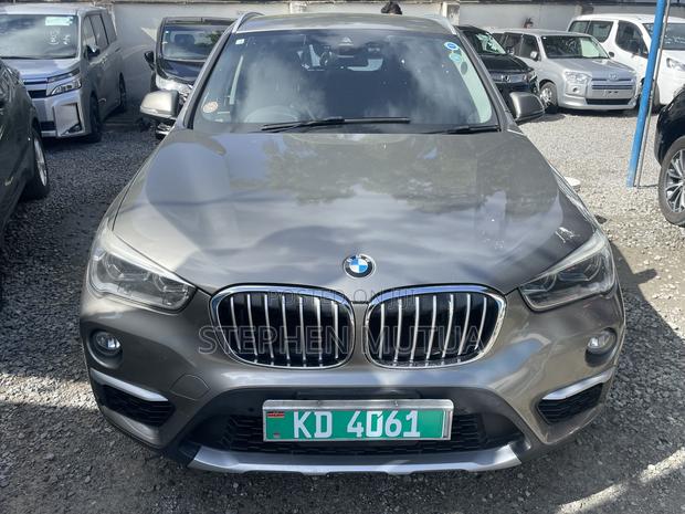 BMW X1 xDrive28i AWD 2018 Gray