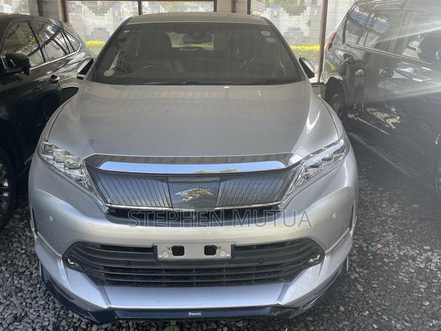 Toyota Harrier 2.5 Hybrid 4WD 2018 Silver