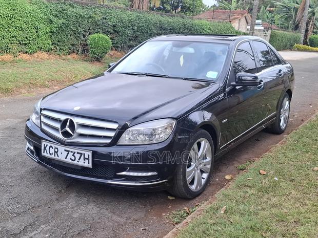 Mercedes-Benz C250 2011 Black